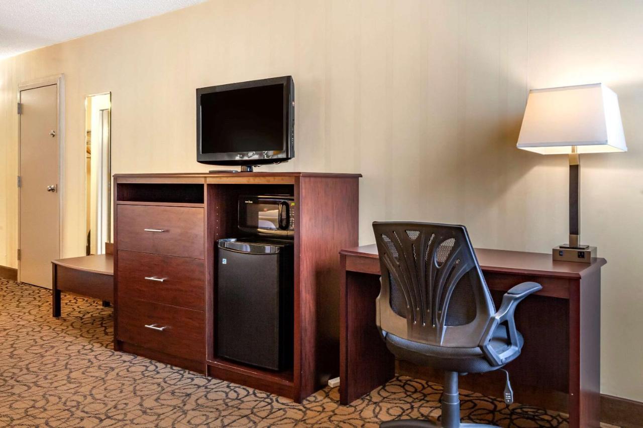 Quality Inn & Suites Escanaba North Eksteriør billede