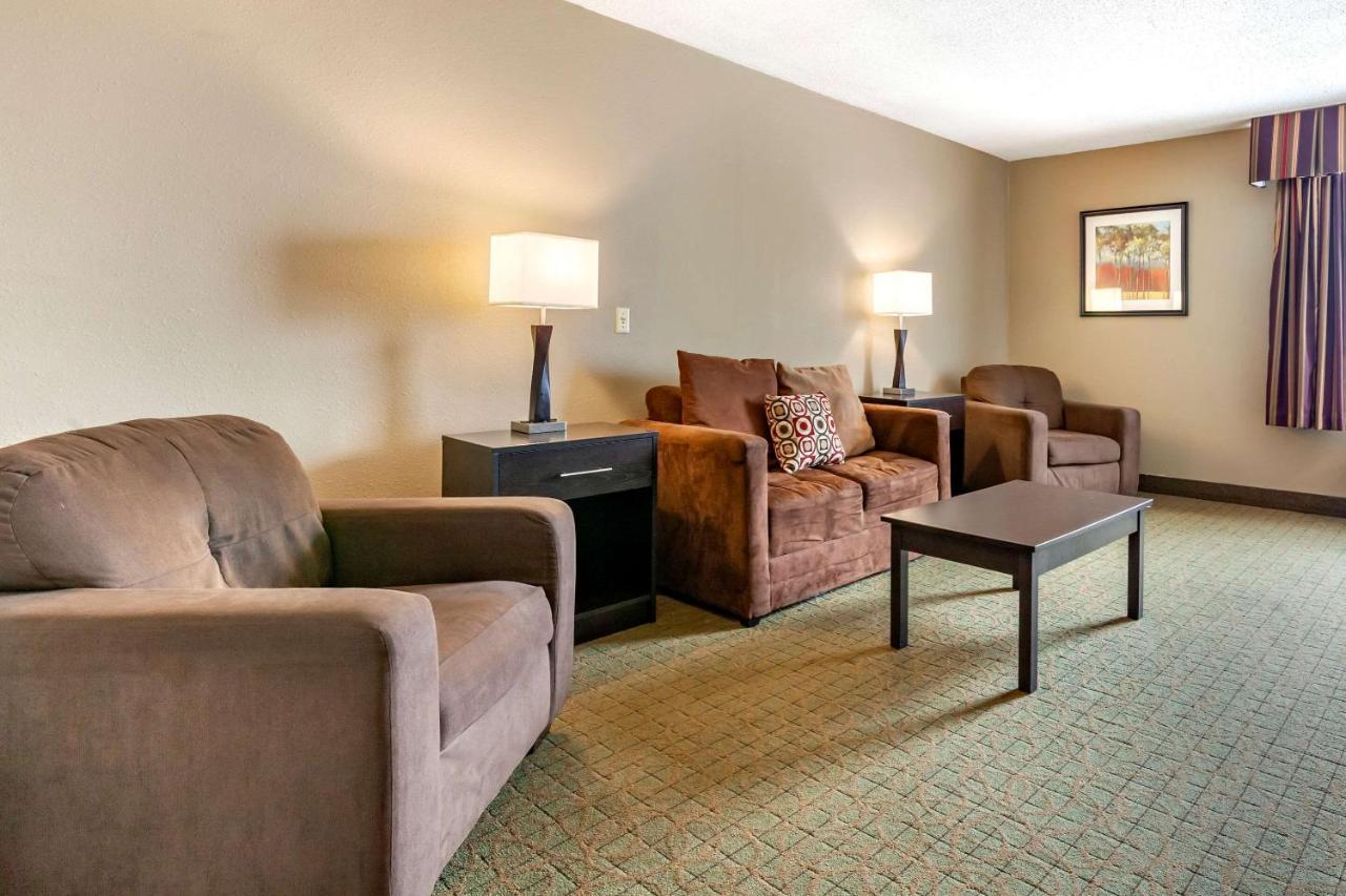 Quality Inn & Suites Escanaba North Eksteriør billede