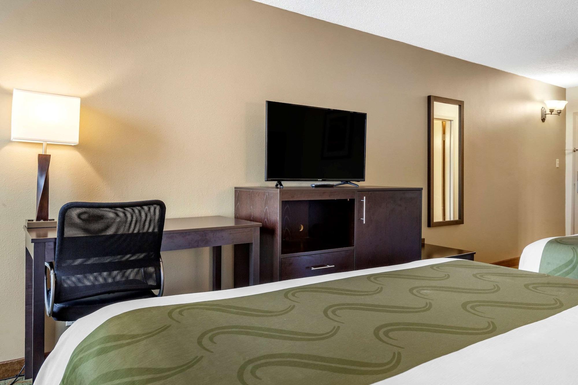 Quality Inn & Suites Escanaba North Eksteriør billede