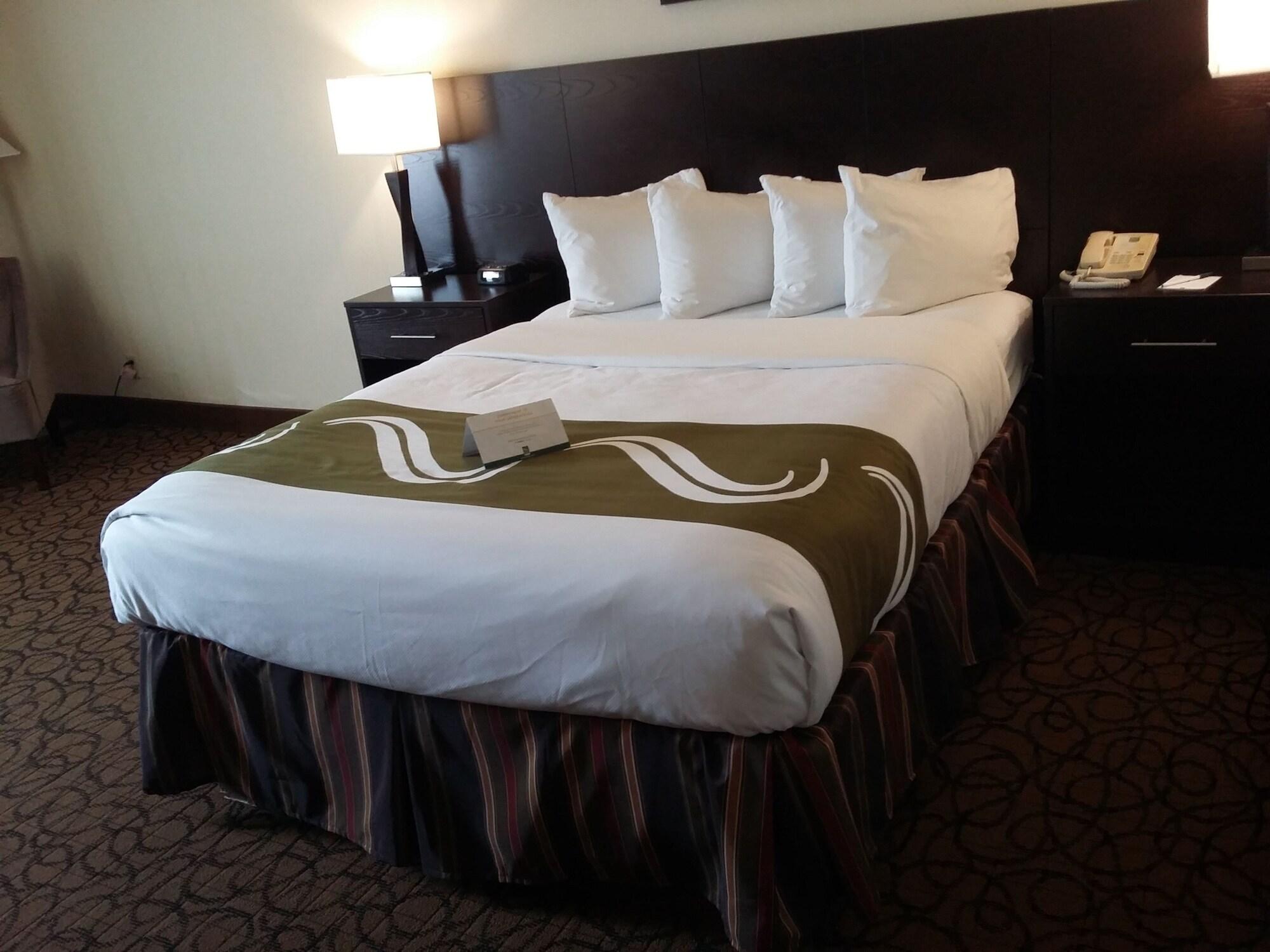 Quality Inn & Suites Escanaba North Eksteriør billede
