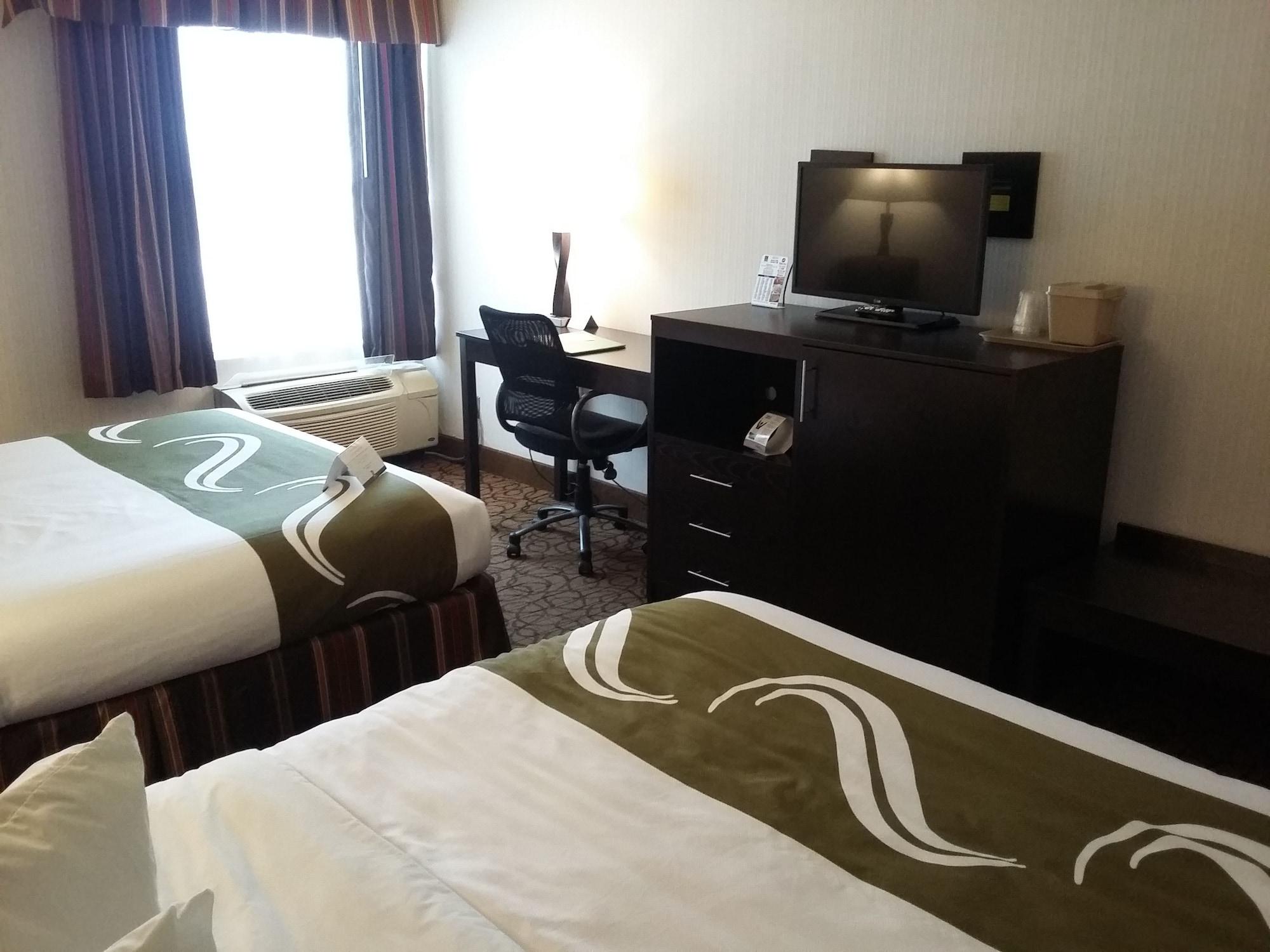 Quality Inn & Suites Escanaba North Eksteriør billede
