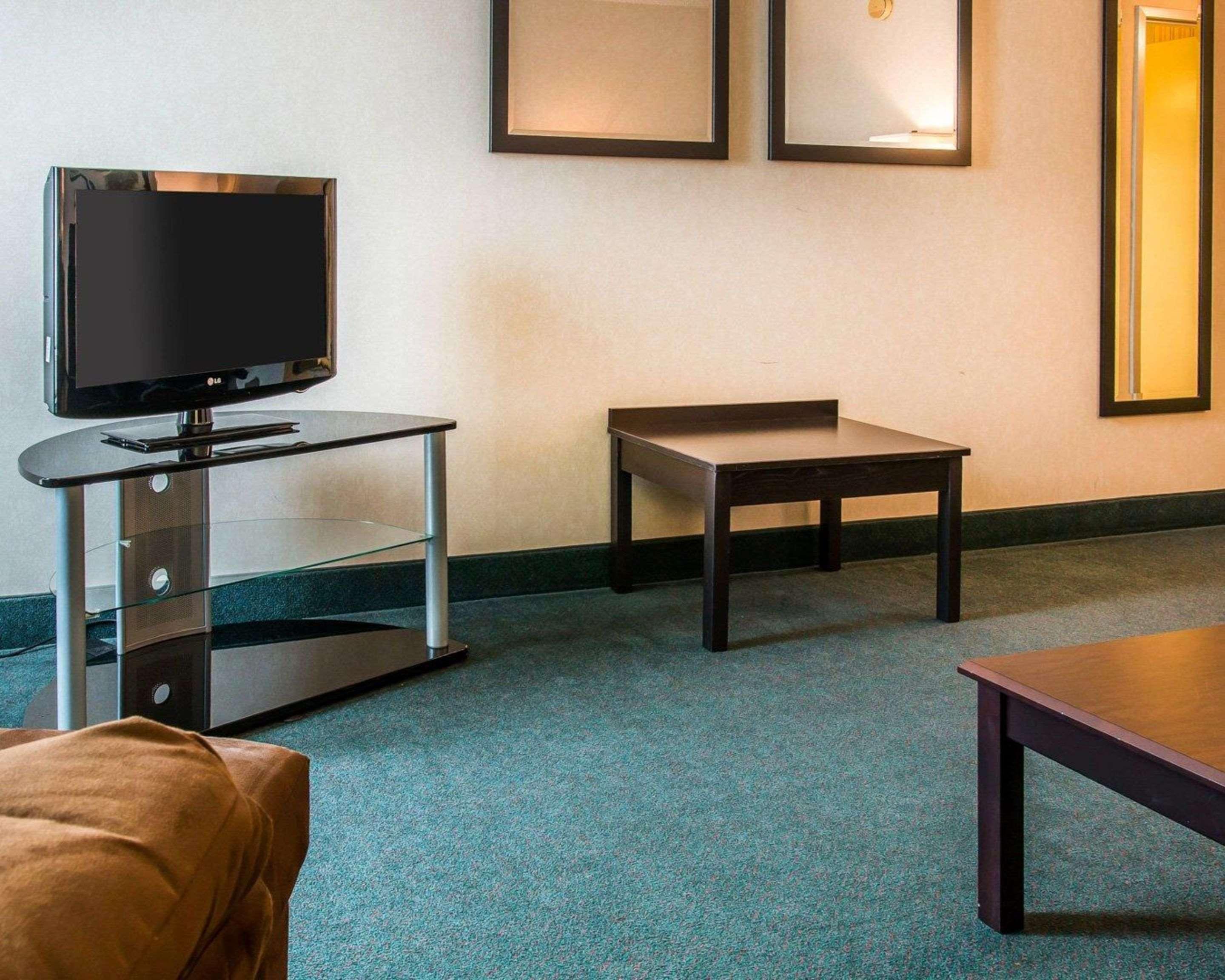 Quality Inn & Suites Escanaba North Eksteriør billede